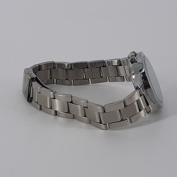 Women's Unbranded Wristwatch Silver Tone Analog Bracelet Style Band Career - Picture 10 of 12